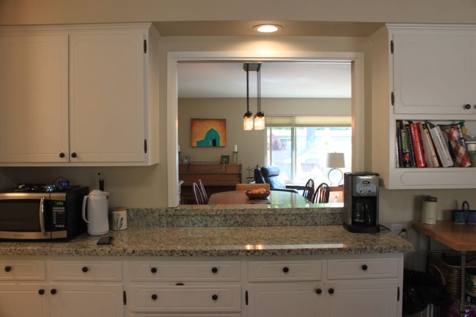 pass through to dining area