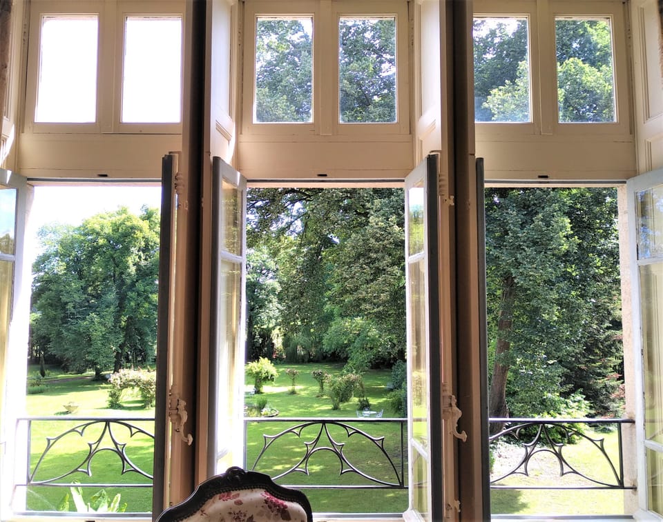 Windows & view on the gardens, Linden suite, East side.