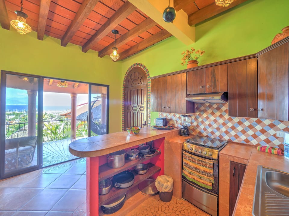 Pots, pans, utensils, stove oven and everything you will need!