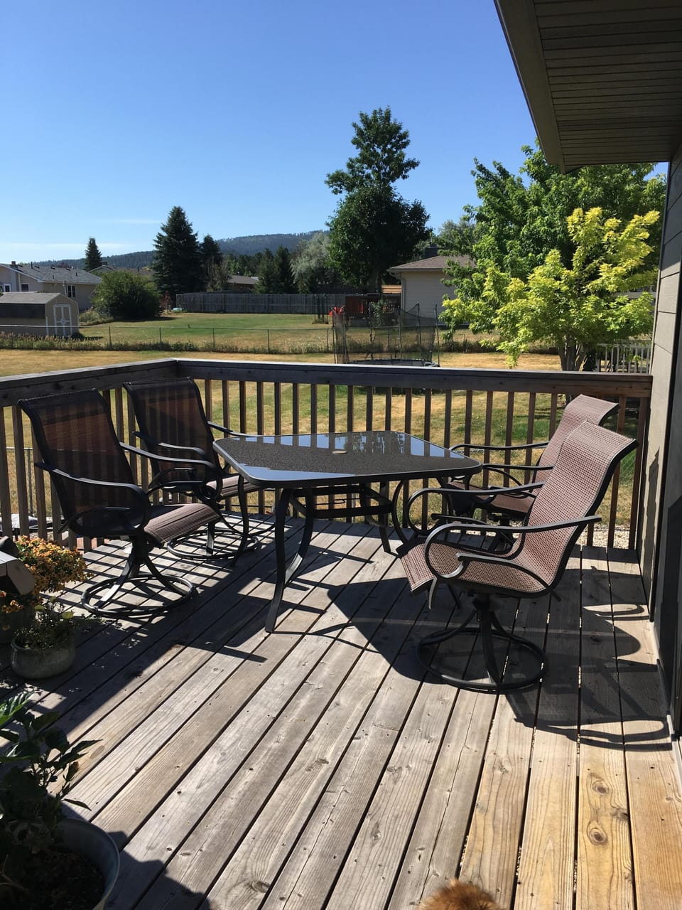 Outdoor dining