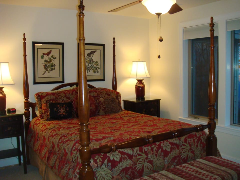 Bedroom #3 (queensize) with tv