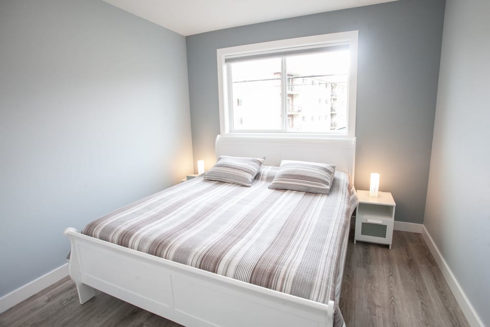 2nd Bedroom with new King Bed
