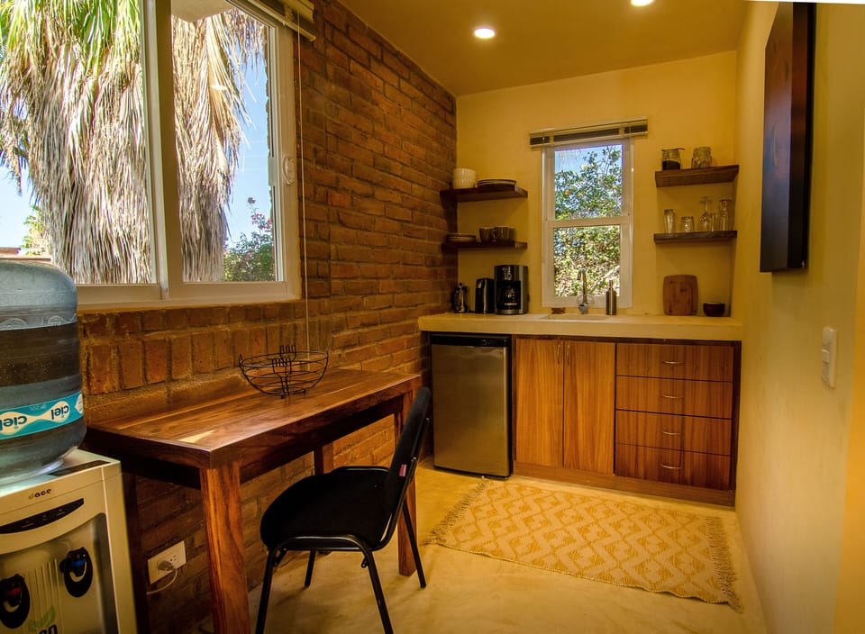 Casita 1 wet bar