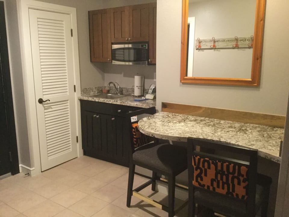 Extra kitchenette in second bedroom