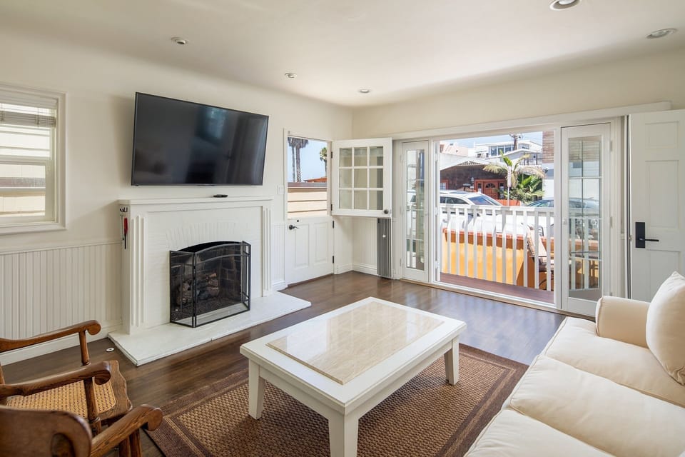 Enjoy the beach air in the cozy living room