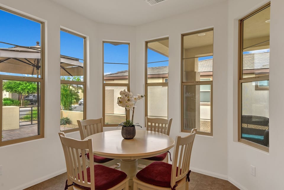 Kitchen nook with seating for 4