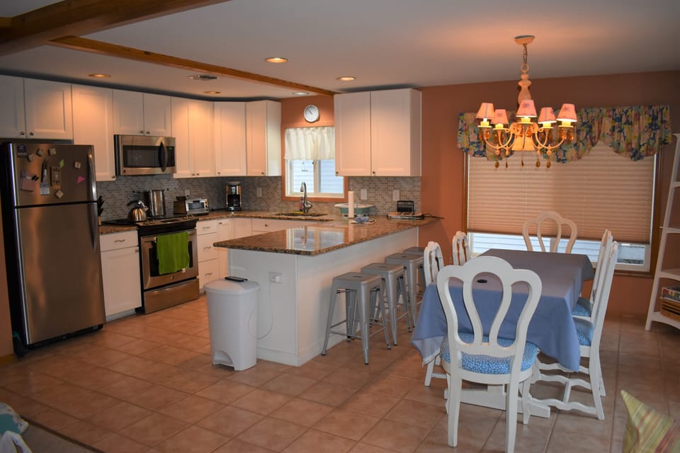 Dining room directly off the kitchen
