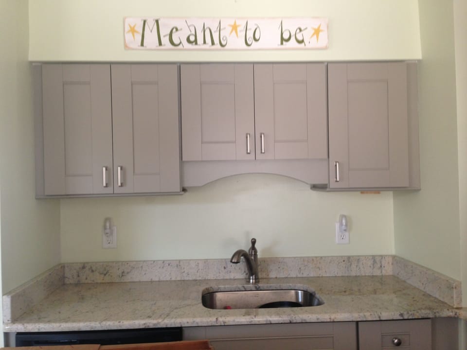 ALTERNATE KITCHEN VIEW AND THE NAME OF OUR BEACH PLACE  'MEANT TO BE'
'











