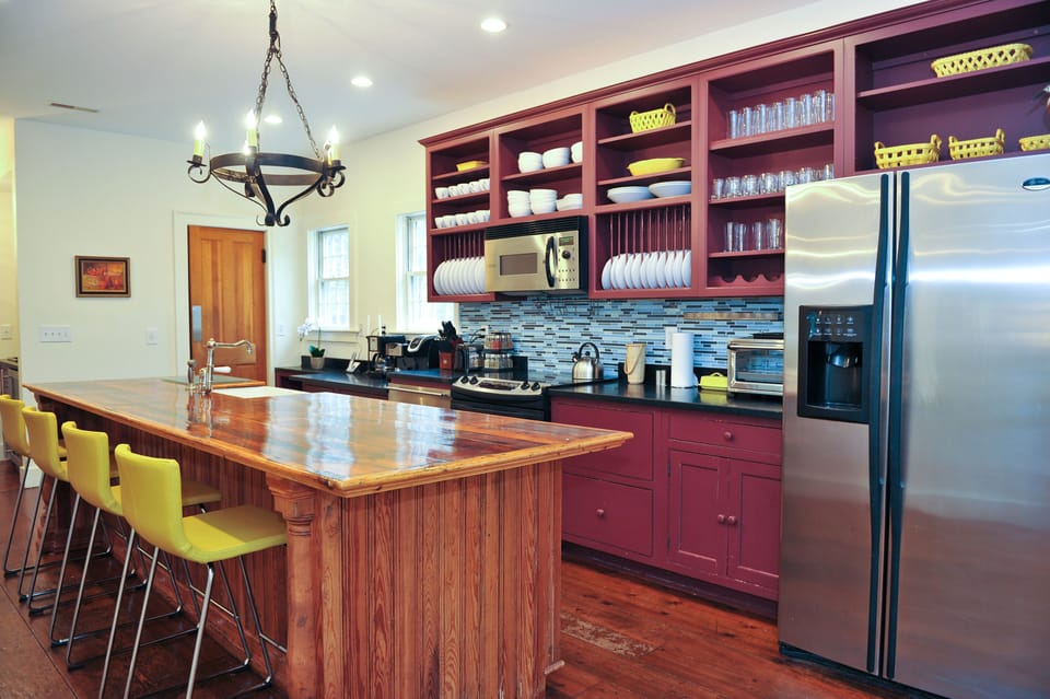 Chef's Kitchen with Island for 4