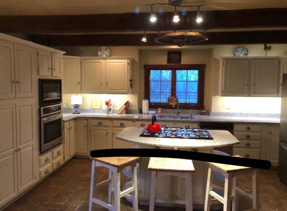 Newly renovated kitchen !