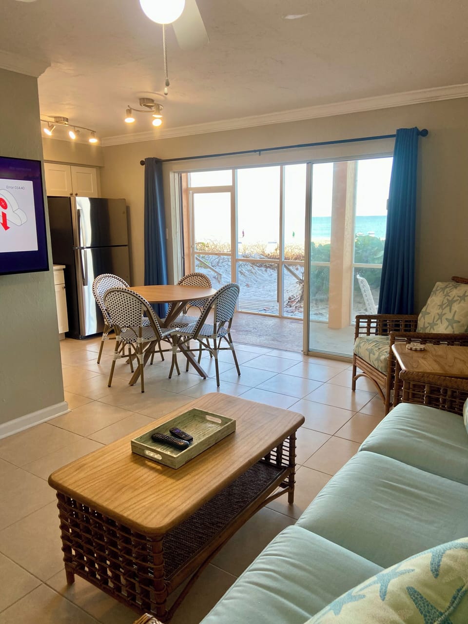 Living room with dining for 4.