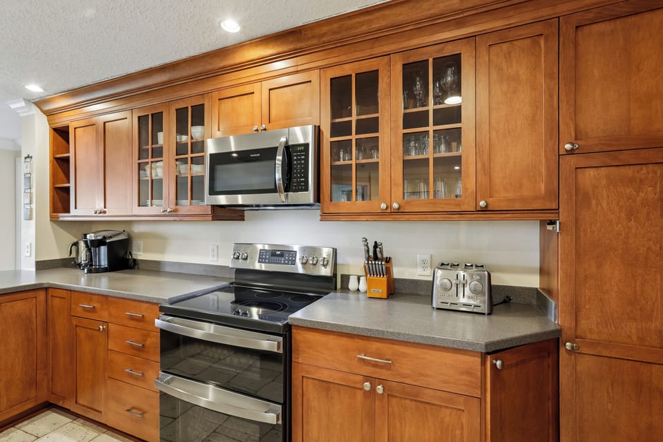 1848 Beachside Tennis Kitchen