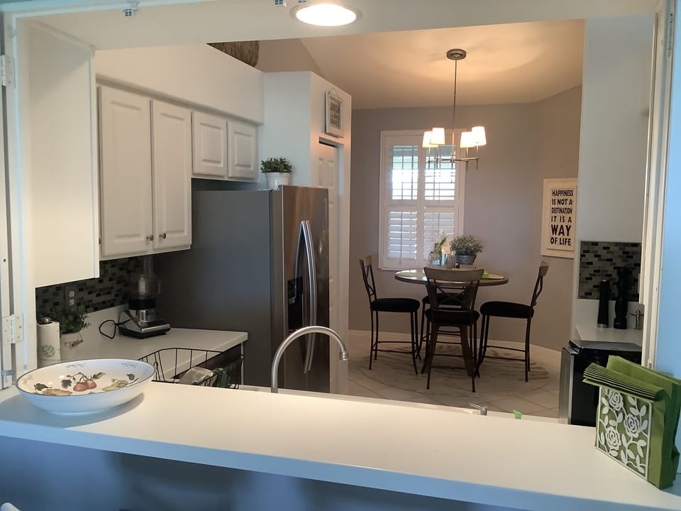 Kitchen and breakfast area 