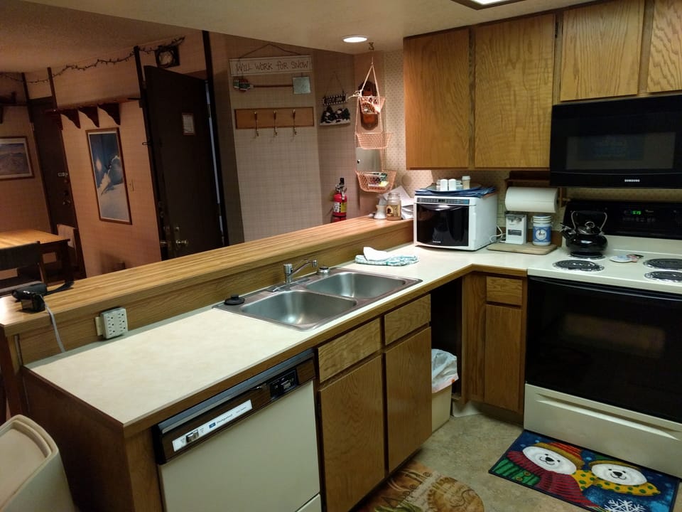 Kitchen also has dishwasher