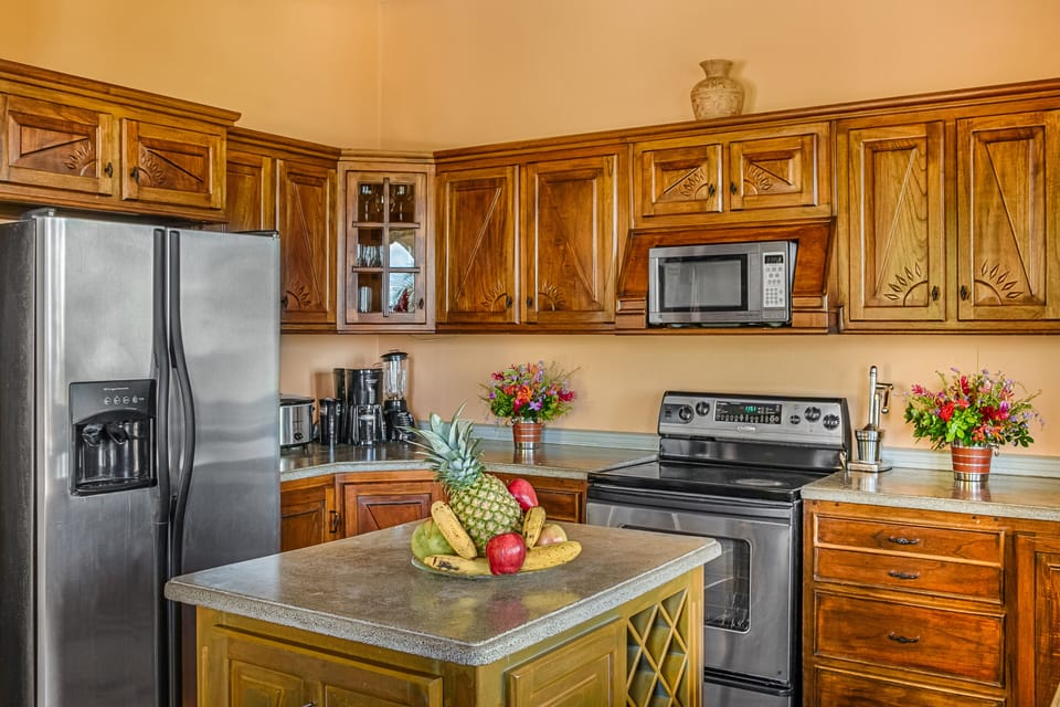 CASA ANTIGUA FULLY EQUIPPED KITCHEN WITH ISLAND