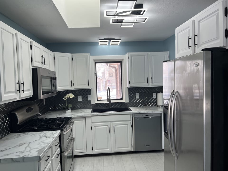 Completely remodeled ultra modern kitchen, all appliances including dishwasher.