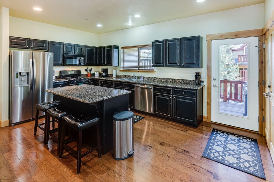 Kitchen with island