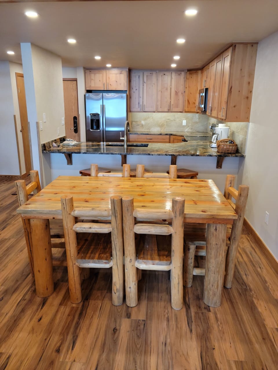 Dinning Table 
