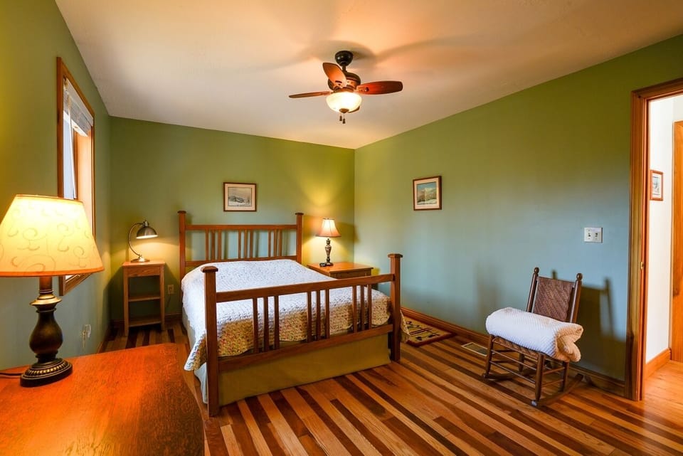 Wood floors, lots of lighting, ceiling fans, and peaceful quiet.
