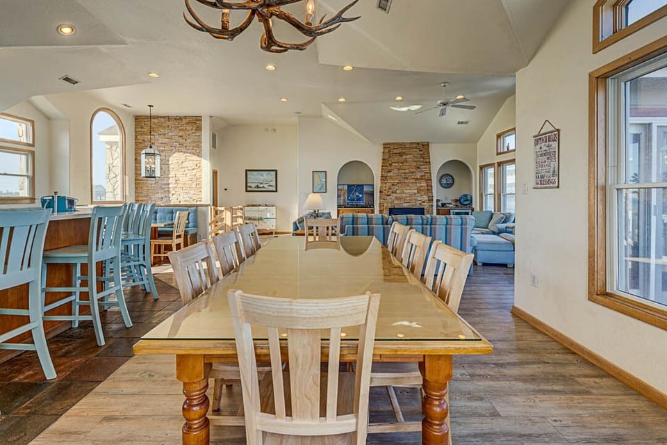 Top-Level Dining Room with Table (seats 10)
