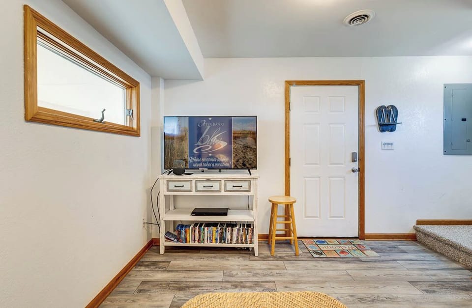 Ground-Level Den