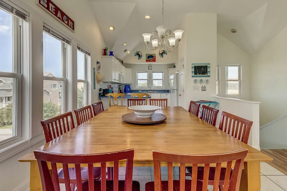 Top-Level Dining Room with Table (seats 10)