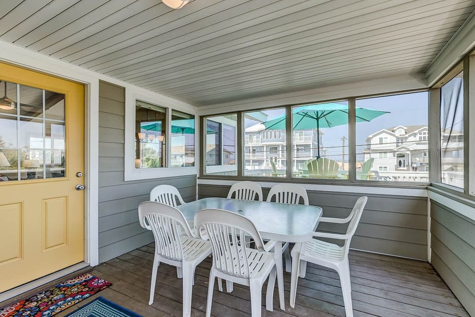 Top-Level Screened Porch