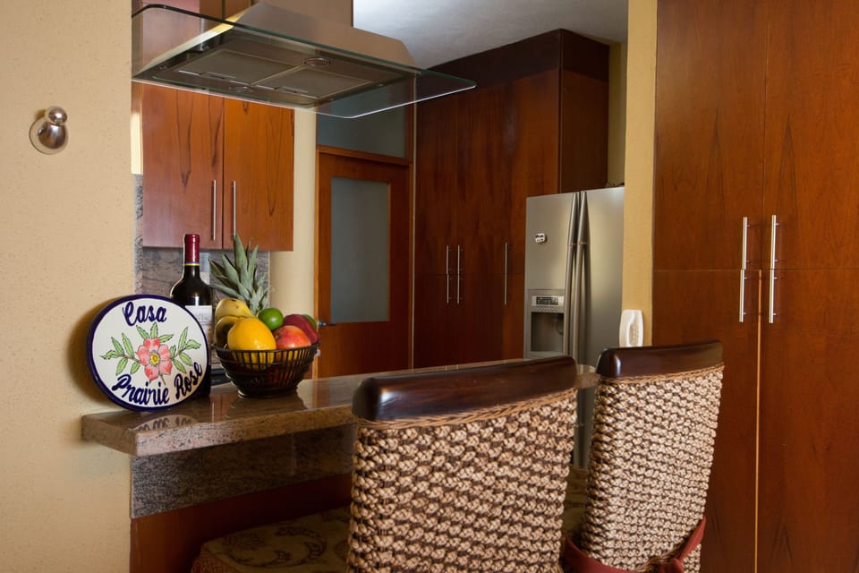 Kitchen/sitting countertop