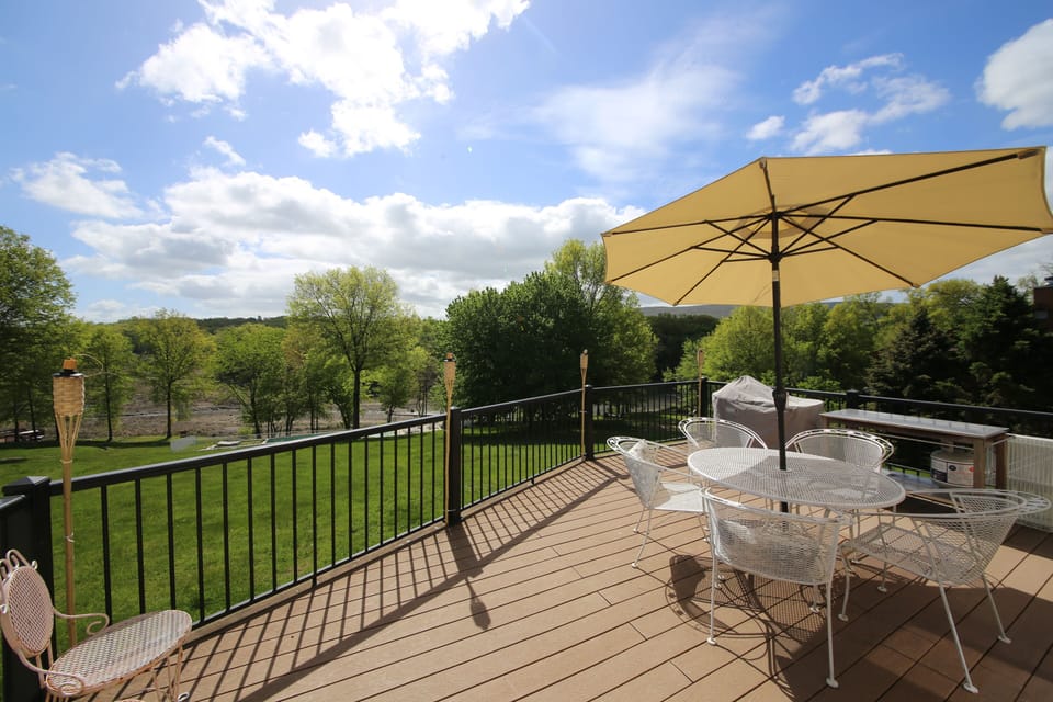 Back Porch with Grill and dinning area