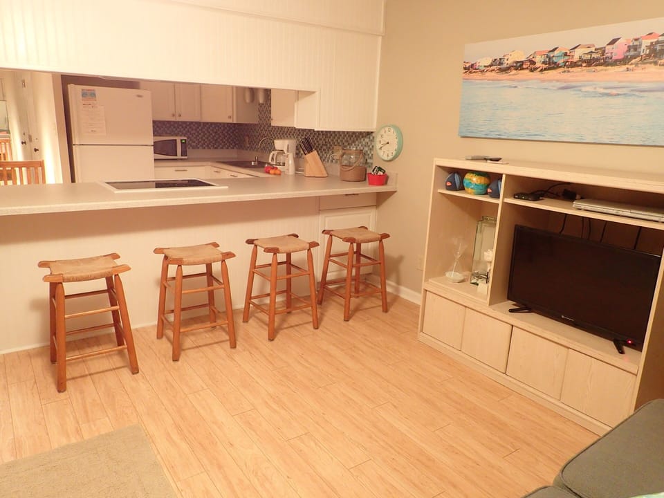 Bar and kitchen
