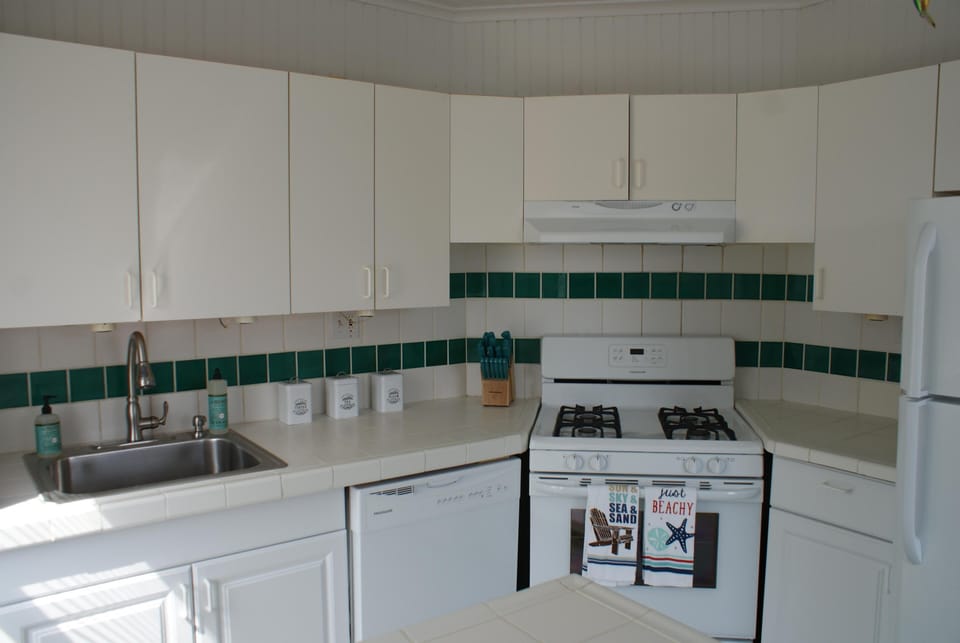 Full kitchen on lower level