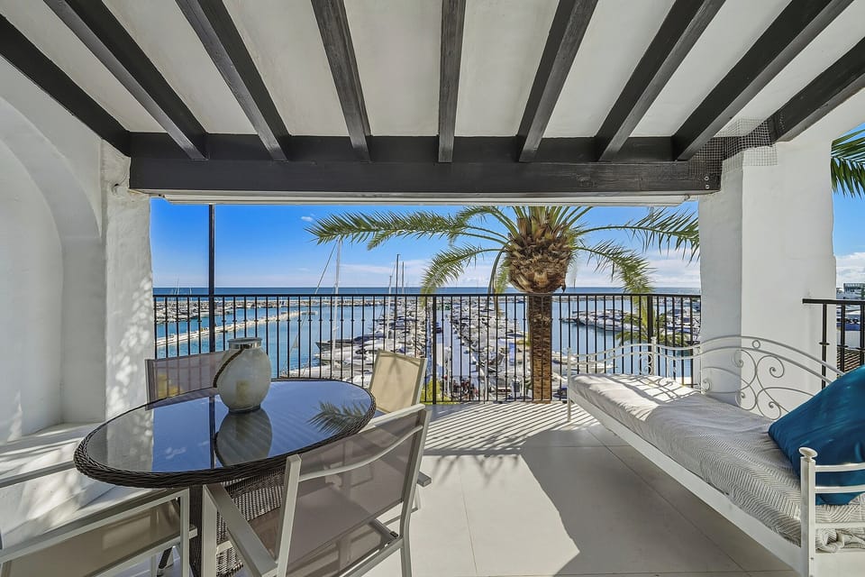 Front Line Holiday Penthouse Puerto Banus With Sea Views
