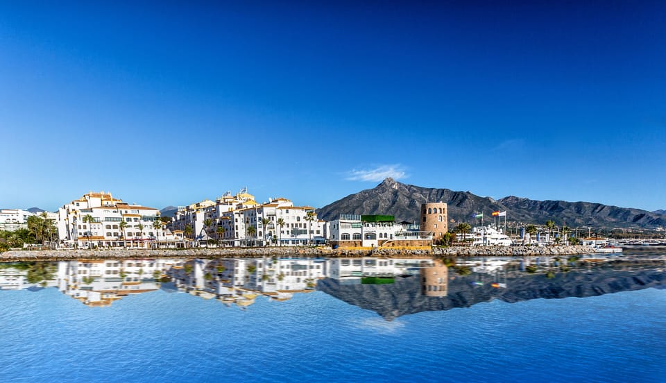 Front line beach luxury 2 bedroom in Puerto Banus