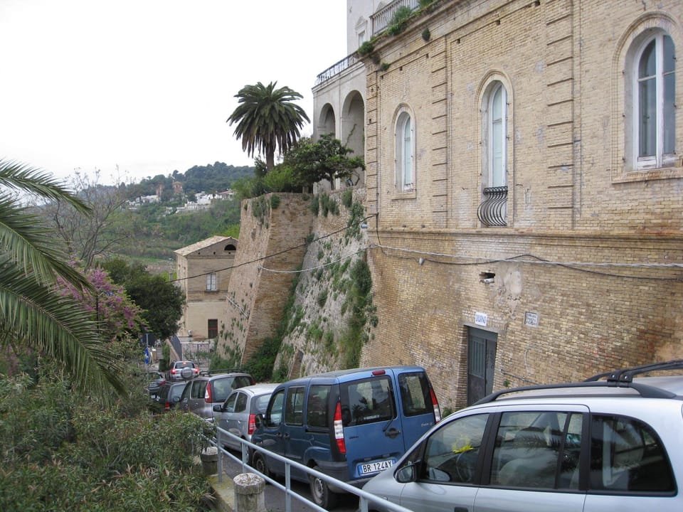 Medieval Wall, Vasto