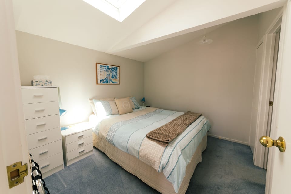 Manor Cottage bedroom