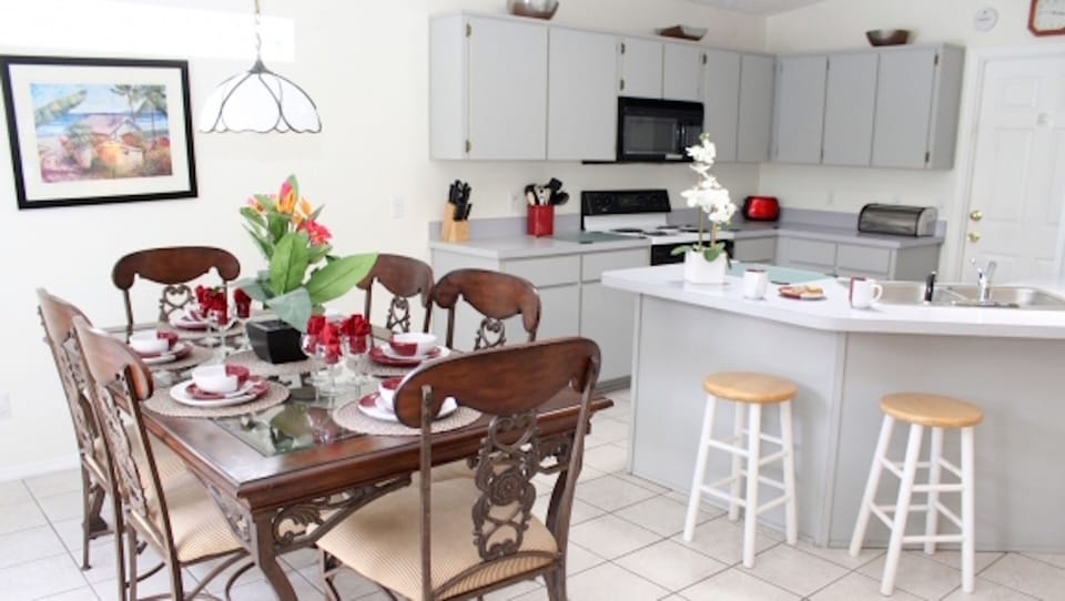 Kitchen and dinning area.