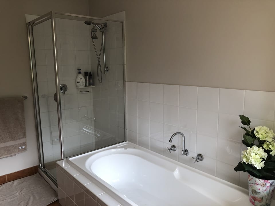 Main bathroom
