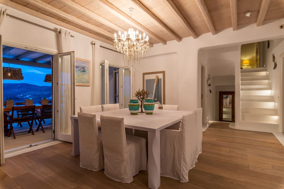 In door dinning area