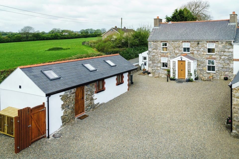 Exterior - self contained barn studio