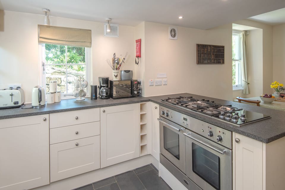 The kitchen with Rangemaster cooker