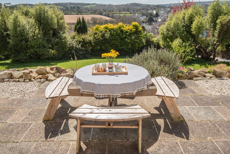 Outdoor table, seating 8