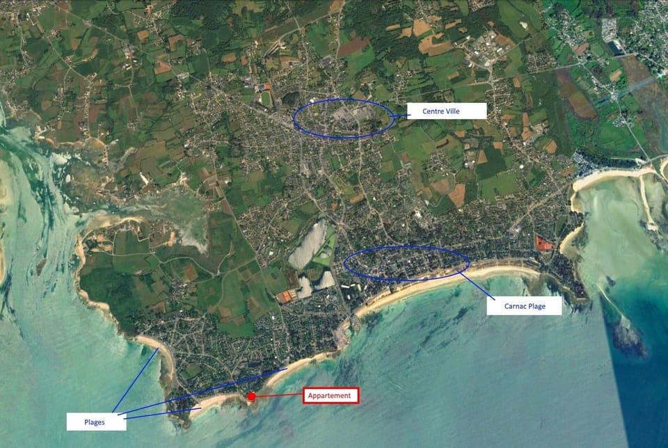 A map of Carnac (flat in red) 