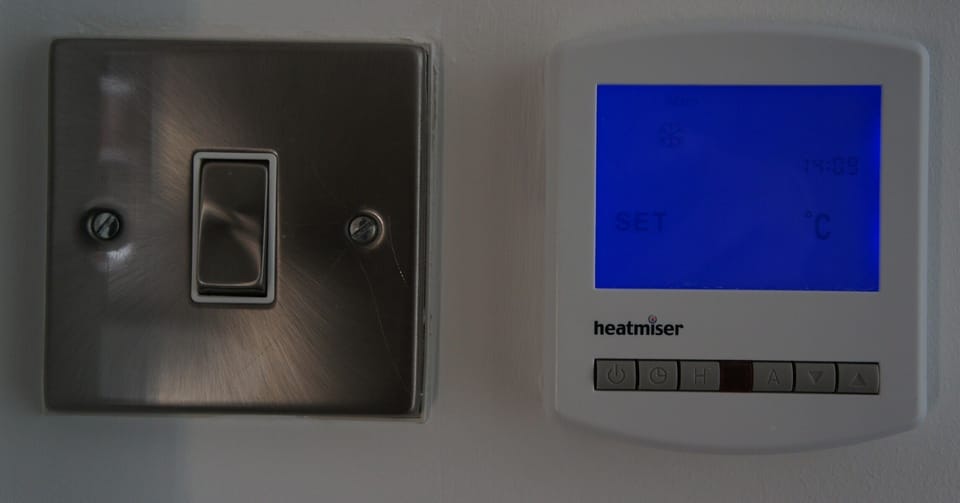 Digital thermostats and three zone underfloor heating 