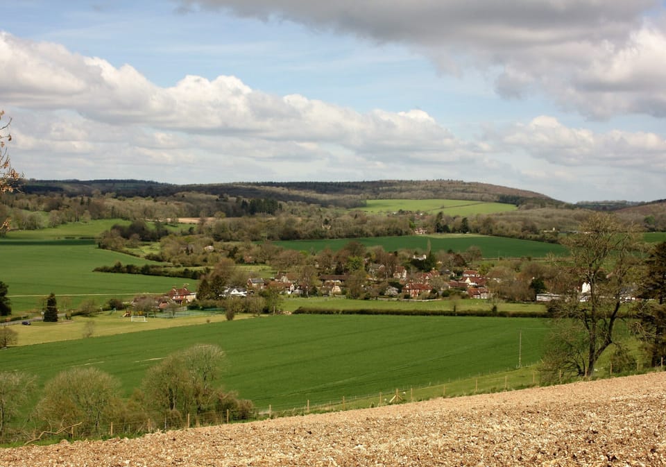 www.pepperpotcottage.co.uk View of Compton village