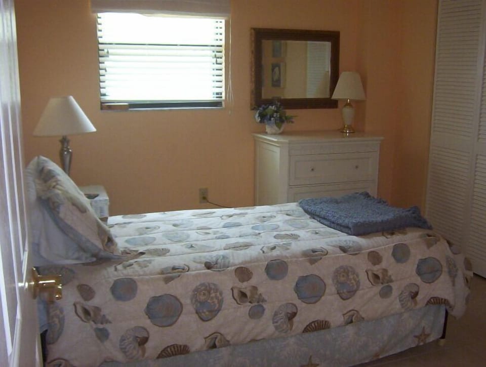 Third bedroom has twin bed and also another popup twin bed. 