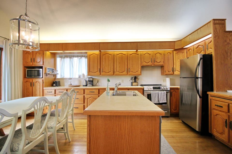 Main Kitchen- New appliances, fully stocked with everything needed to entertain.
