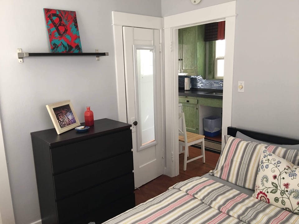 Queen bedroom - main floor 