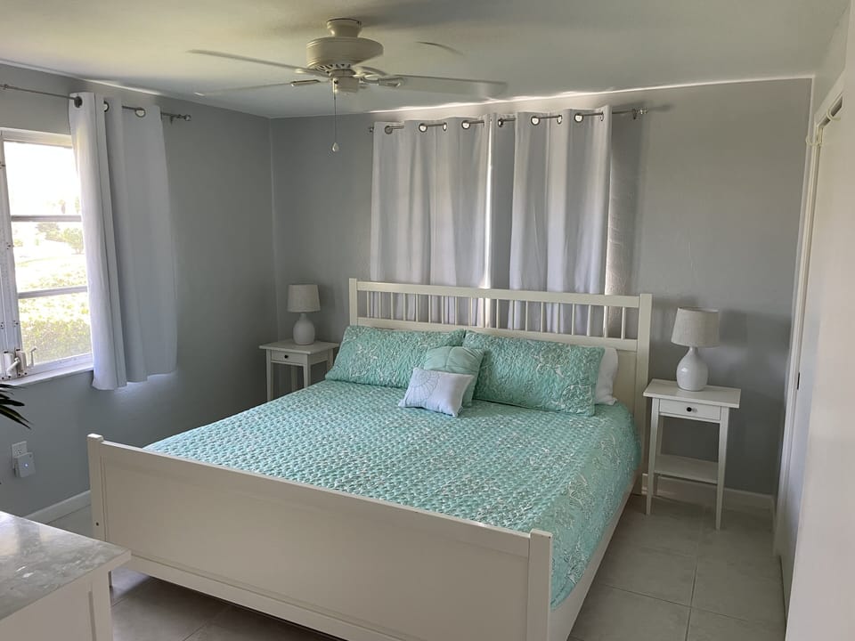 3rd bedroom, king bed