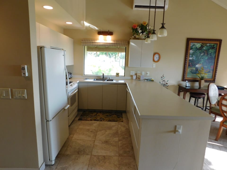 Kitchen with new tile