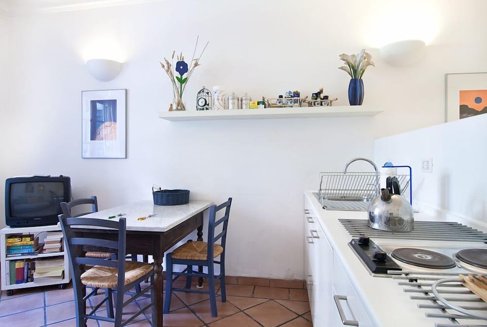 kitchnette and dinner area